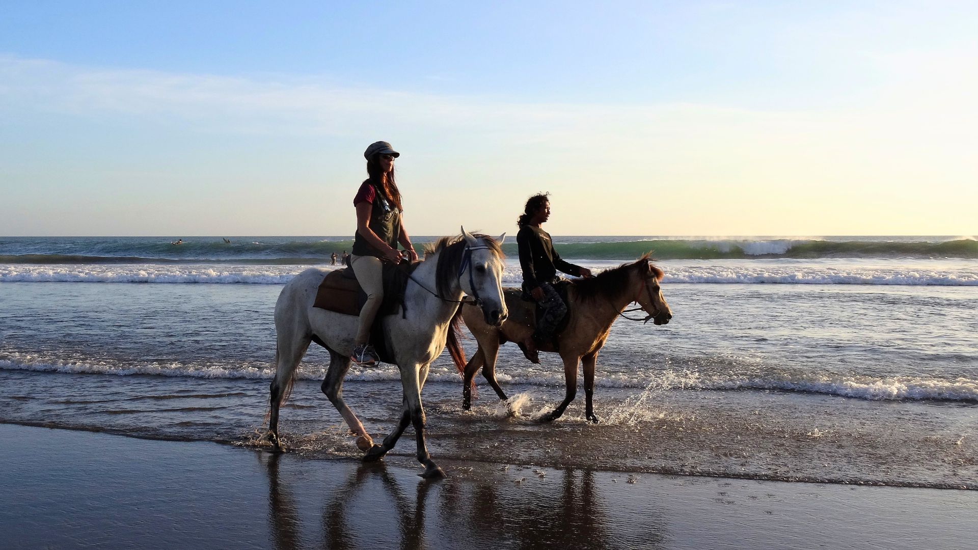 balades à cheval sur les plages avec le centre équestre