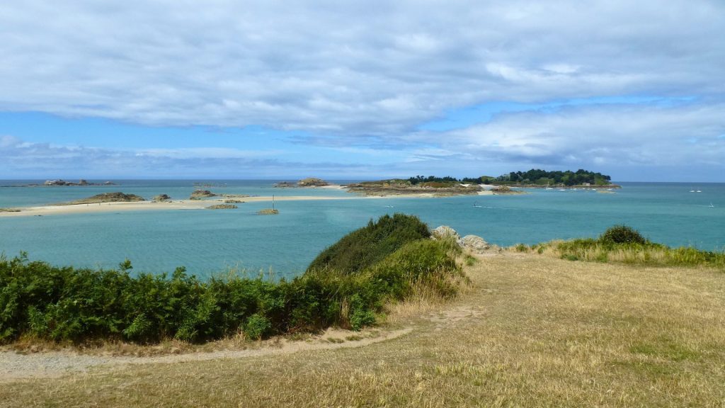 Presqu'île de Saint-Jacut et ses paysages sauvages à 5 minutes du gîte le Cocon de Matignon